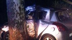 Con l'auto contro un albero, grave ragazza di 26 anni