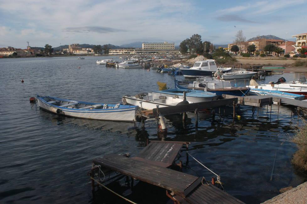 Anche barche abbandonate fra le diciassette tonnellate di rifiuti raccolte a Olbia 