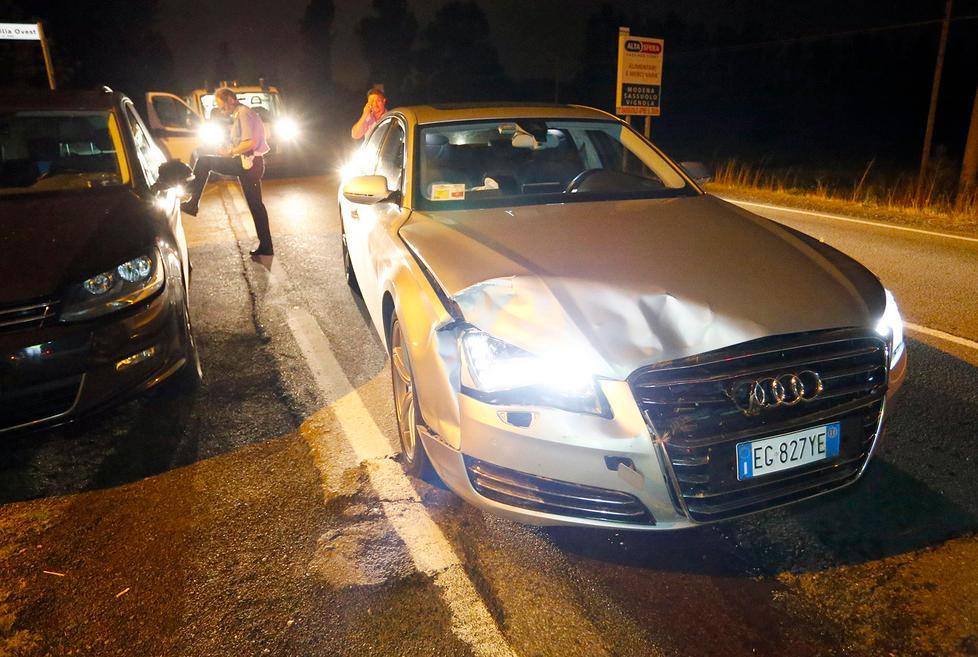 Cervo da un quintale centrato da un’auto in via Emilia Ovest 
