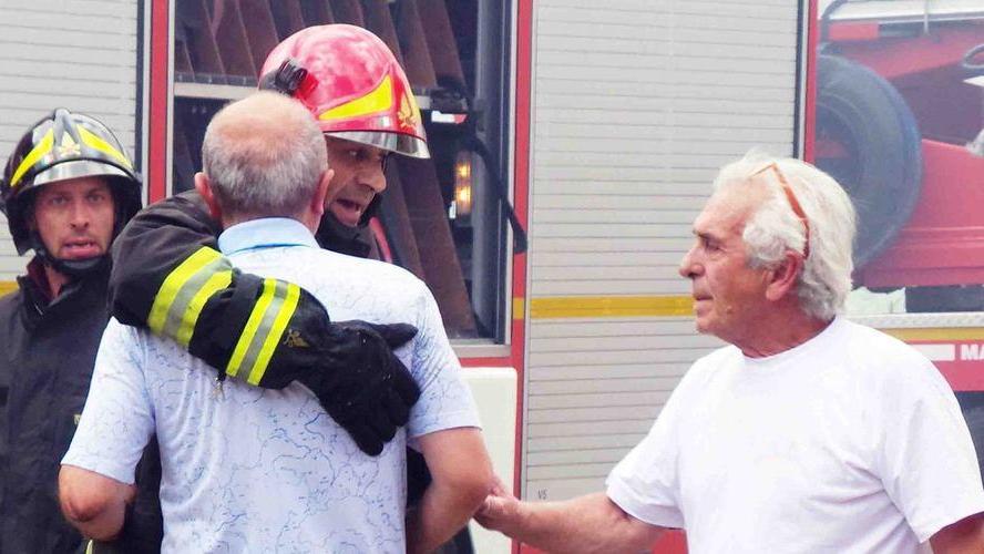 Indagini anche dell’Arpa dopo l’incendio all’officina