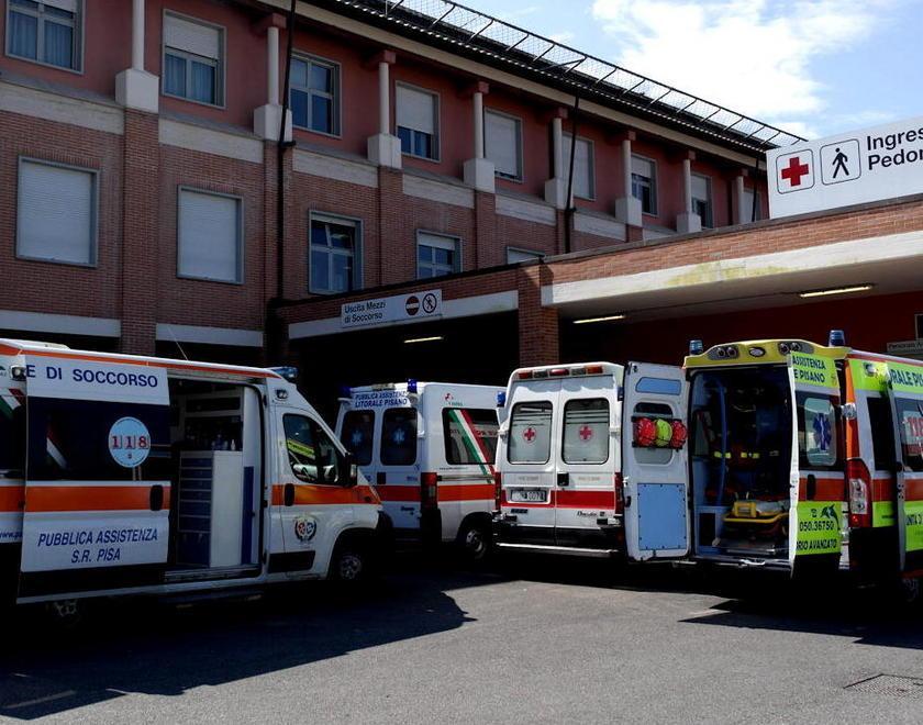 Patteggia il medico-docente sotto accusa per truffa 