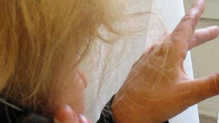 Picchia e morde l’ex compagno Denunciata un’infermiera