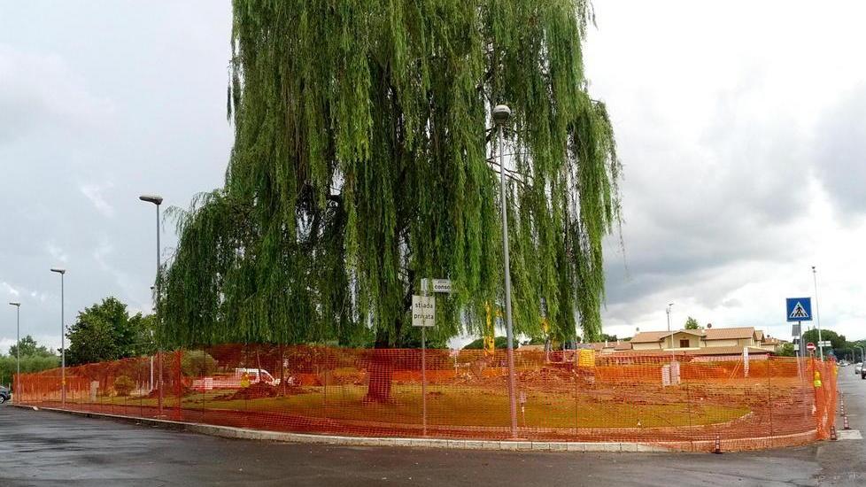 Giallo per la Madonnina spostata