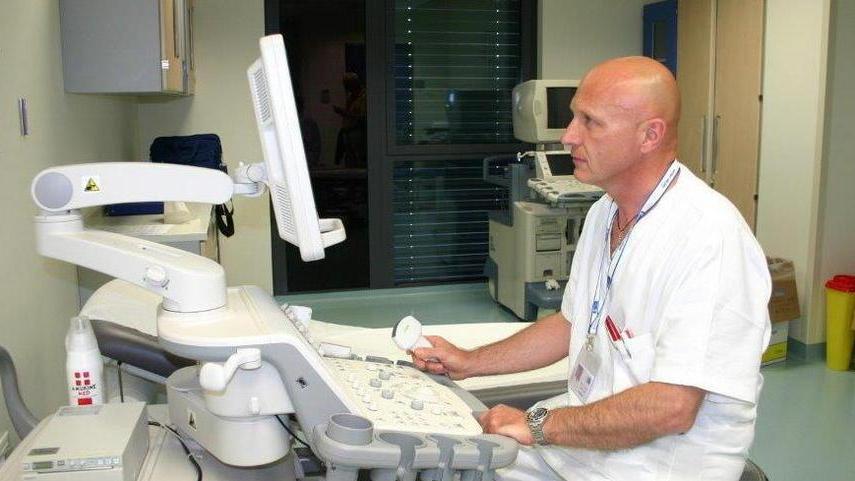 Nuovi farmaci per curare l’epatite C