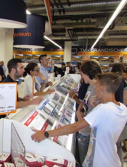 Assalto ai gamberoni e ai pannolini scontati 