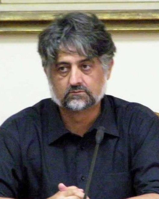 Il sindaco: stessa camicia per tutti 