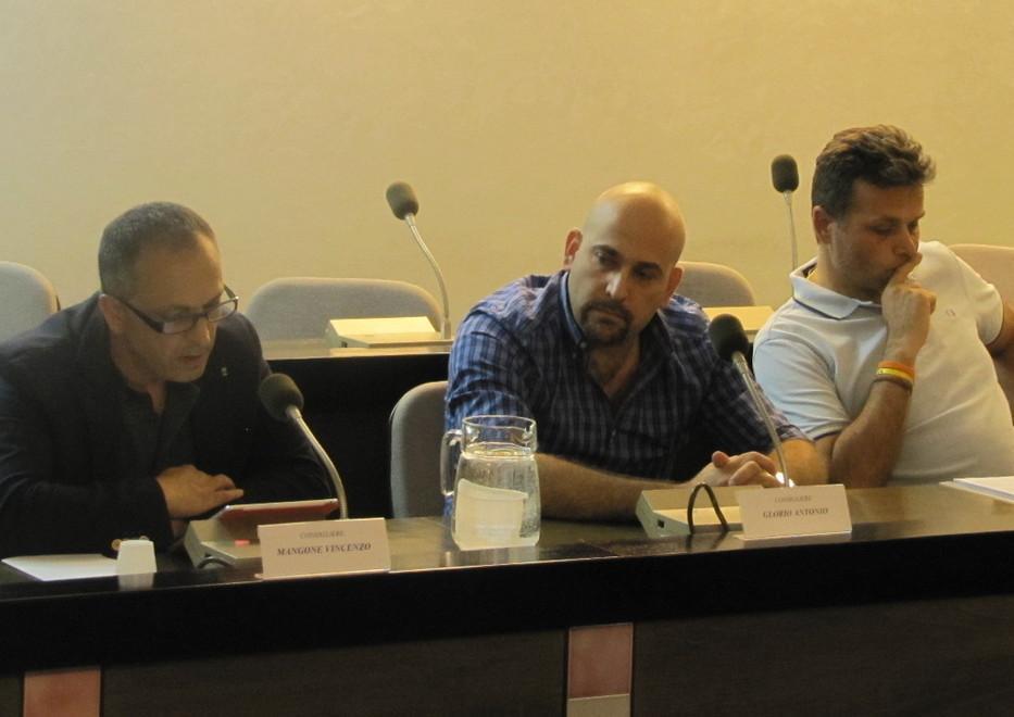 Bufera tra i grillini: due consiglieri lasciano l’incarico 