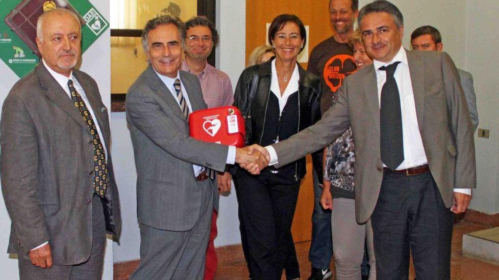 Il defibrillatore dei Geometri a disposizione del Tribunale