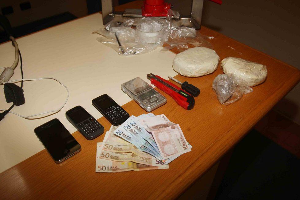 Droga, presi i pusher della droga killer 