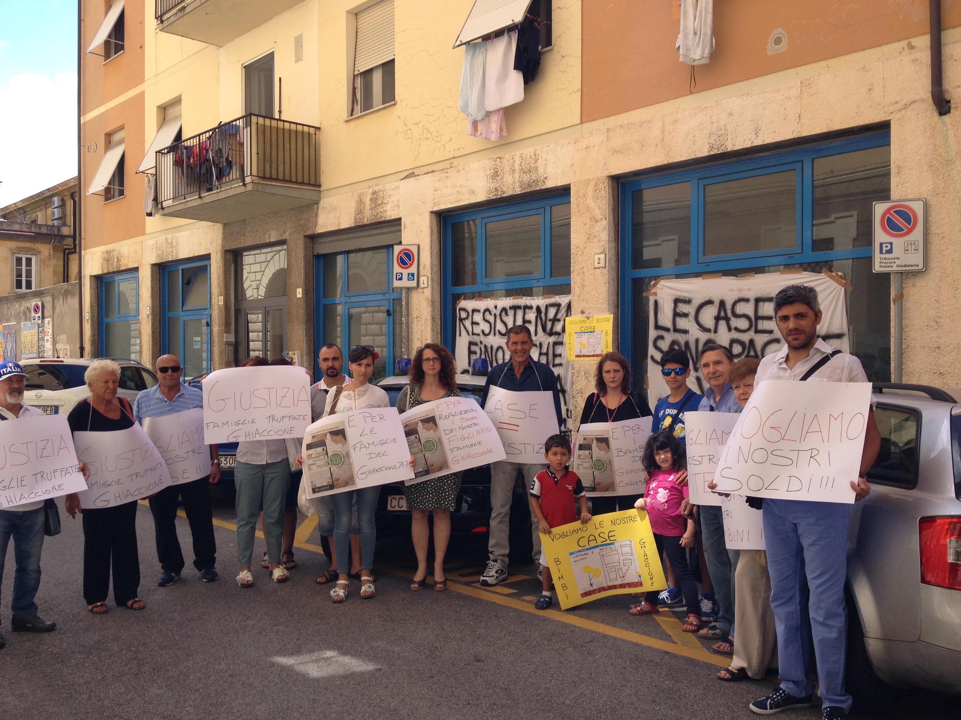 Case fantasma a Colle «Anche la banca nei guai» 