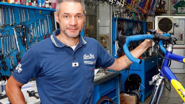 Cicli Paletti ancora nel mirino Due assalti nella stessa notte