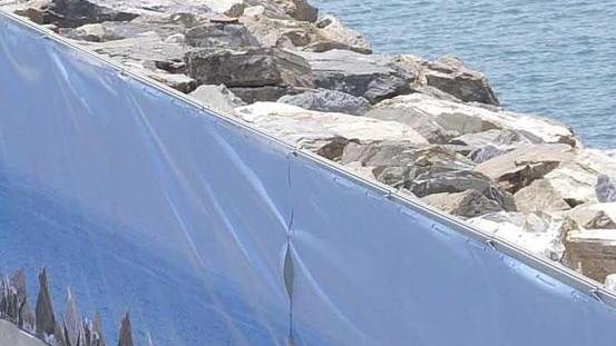 Spiagge di ghiaia stop al cantiere solo a fine mese