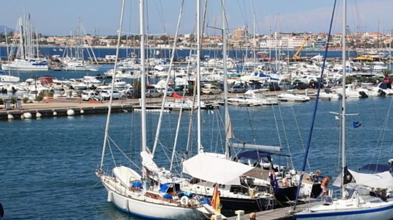 Sigilli a uno yacht da un milione