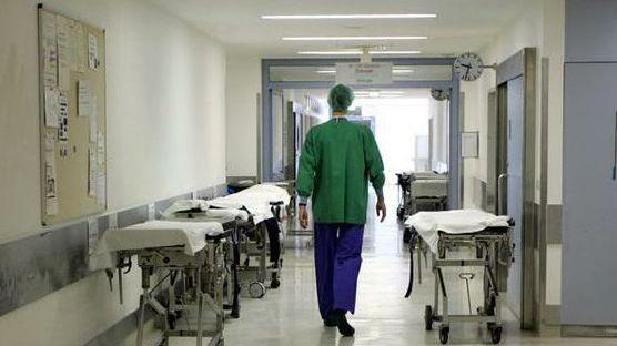 Medici e sindaci accusano: «L’Asl declassa l’ospedale»