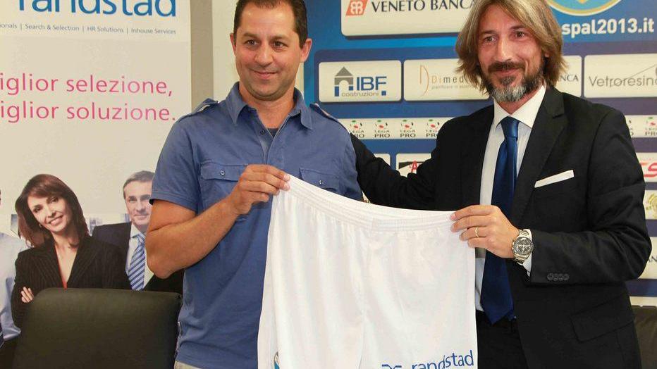 C’è Randstad: logo sui calzoncini e formazione degli steward