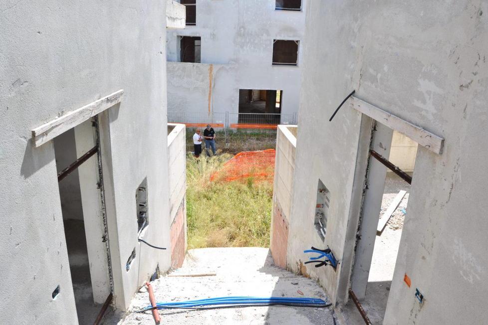 Maxi truffa immobiliare: con i soldi dei clienti si compravano le ville 