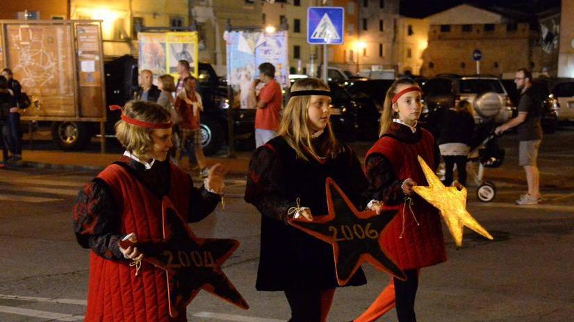 La sfilata del Palio di Bientina alla contrada Quattro strade