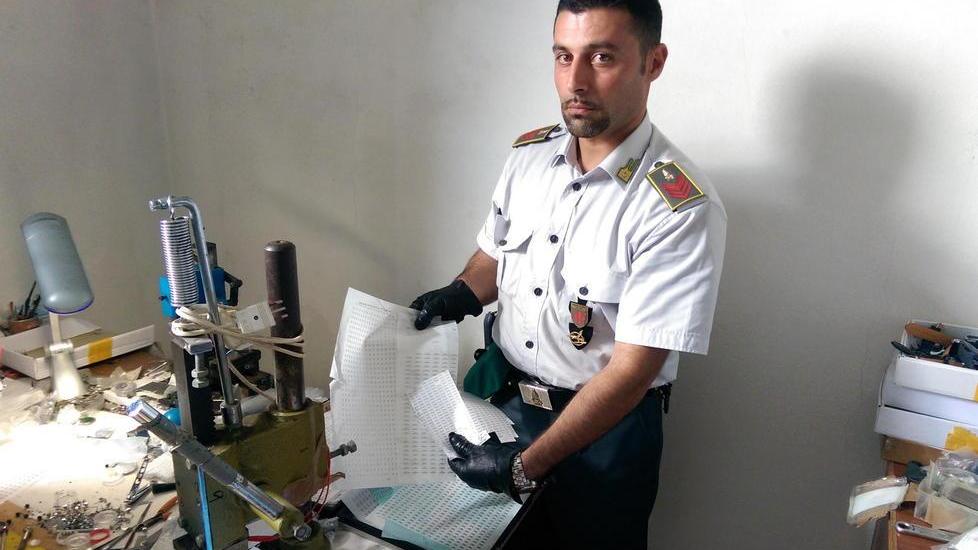 Falsificavano gli orologi In manette due coniugi