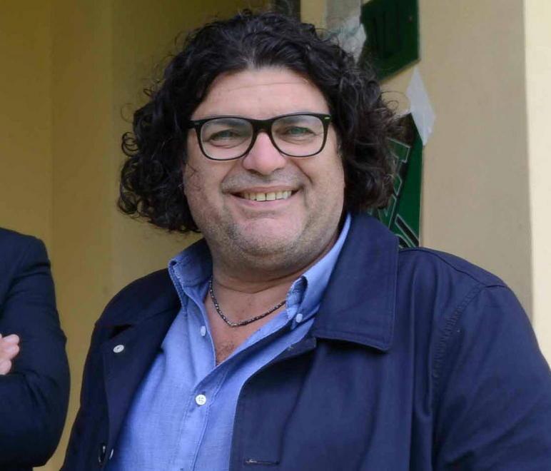 Ora al lavoro per allestire la rosa 