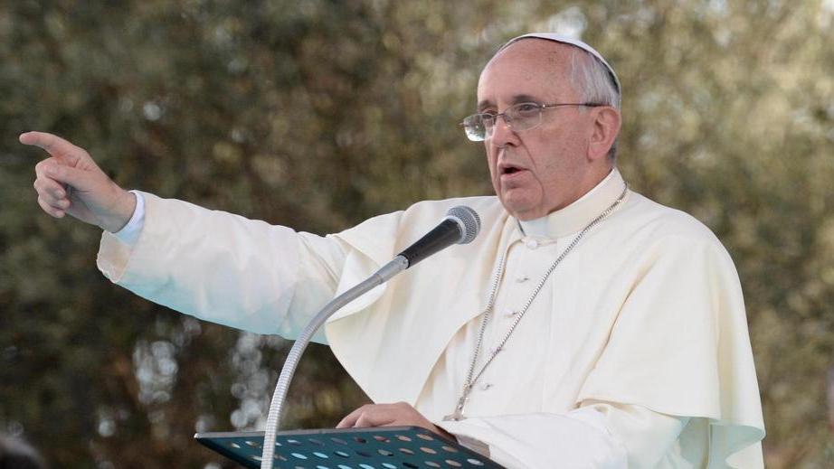 Il papa: troppi 226 vescovi in Italia Nell’isola timori anche per Ales-Terralba