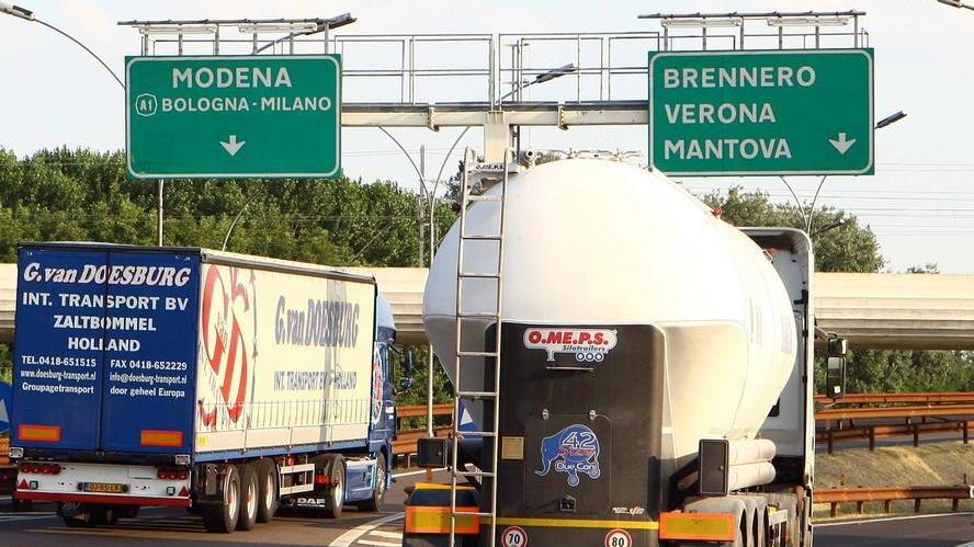 «Usiamo i soldi della bretella per i treni»