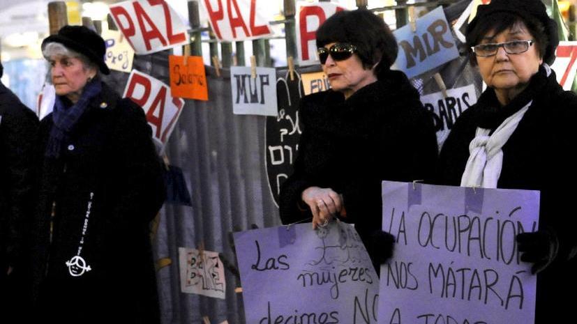 La protesta delle donne in nero contro il conflitto israelo-palestinese