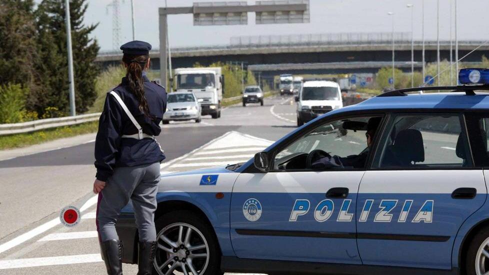 A piedi sulla superstrada Fi-Pi-Li, «Sto tornando a casa...»