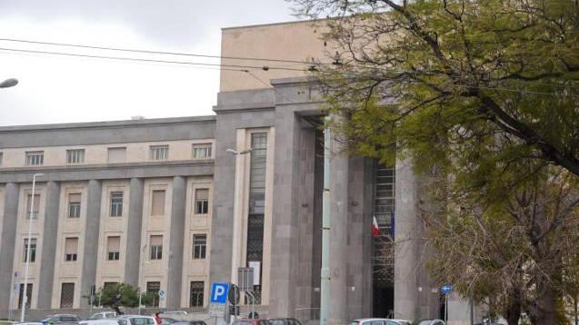 Atti osceni davanti a minorenni, libero il pensionato arrestato