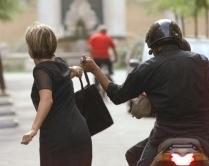 Scippati da giovane in scooter turisti russi e norvegesi 