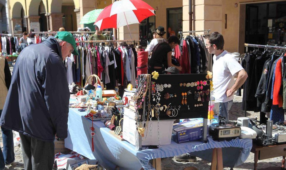 Mercatini, regole per gli hobbisti 