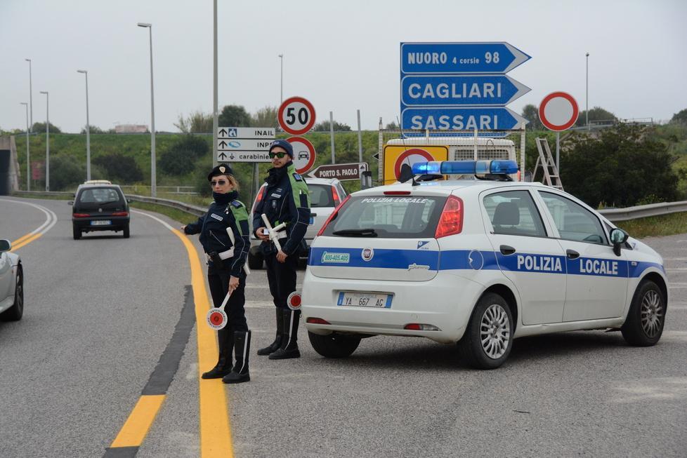 Investe un pakistano e scappa, denunciato un 25enne 