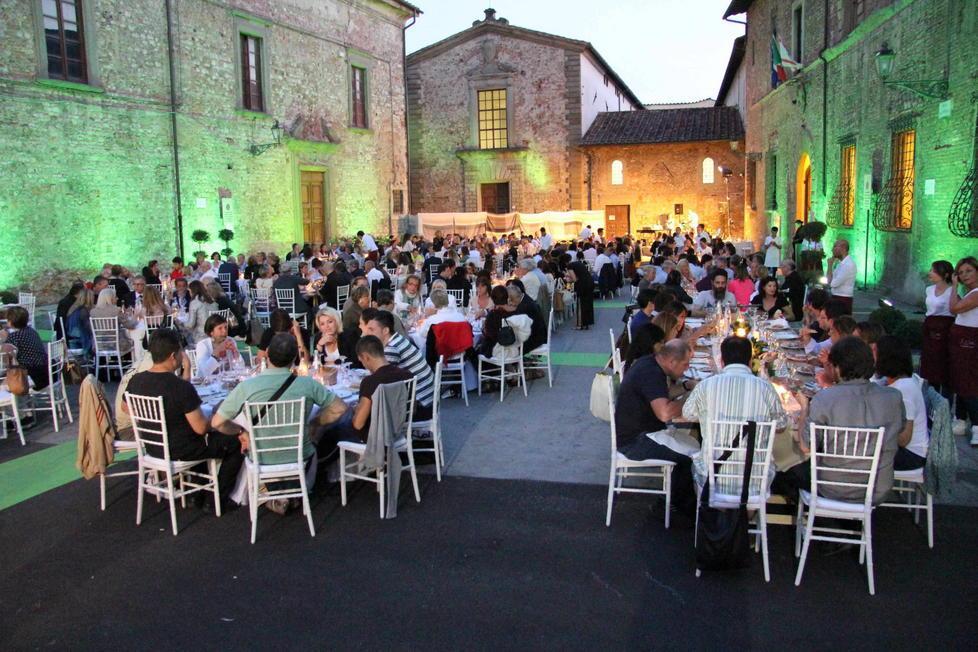 In quattrocento partecipano alla “Presa della piazzetta” 