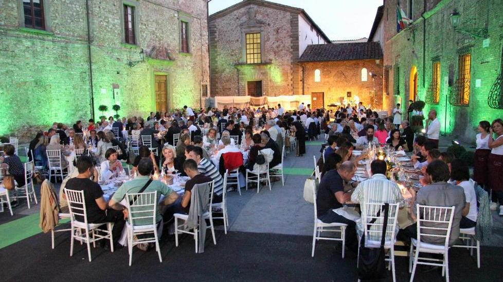 In quattrocento partecipano alla “Presa della piazzetta”