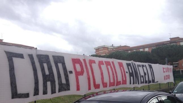 Muore schiacciato dal bus il figlio di Davide Nicola, Livorno sotto choc abbraccia la famiglia del mister