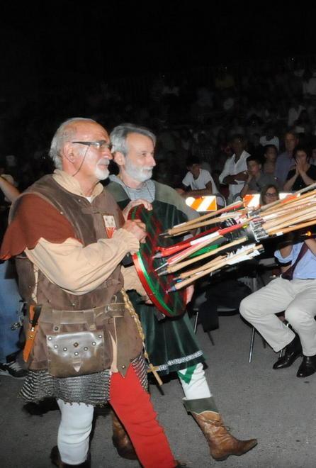 Domani il Palio della balestra in piazzale Arrigoni