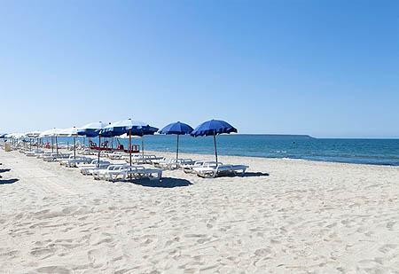 Marina di Arborea, acque limpide e servizi per godersi le vacanze 