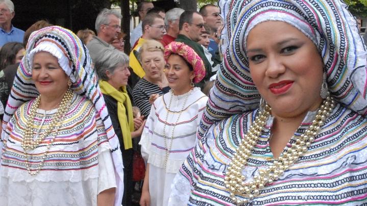 A Tempio il folclore russo e maya
