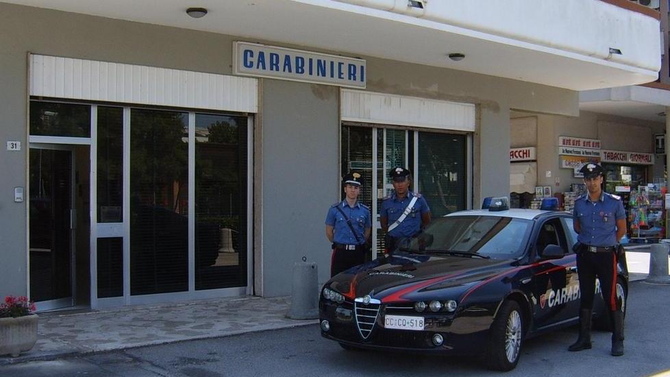 Anziana colpita dalla carambola di auto