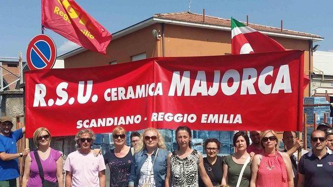 Un concerto alla Majorca per i lavoratori in presidio