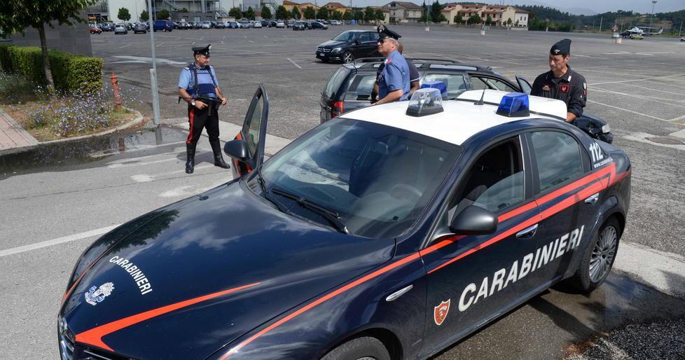Massacrato di botte da un gruppo di ragazzi: «Aiuto, mi ammazzano» 