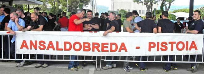 Breda, amianto in fabbrica: sciopero ad oltranza. I lavoratori bloccano per ore la portineria