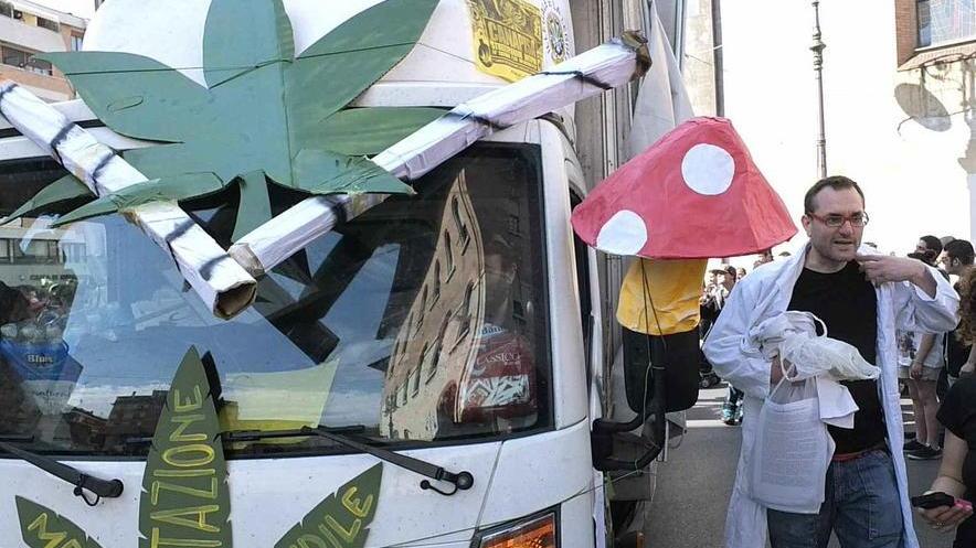 Canapisa, sale la protesta «Questa città non è adatta»