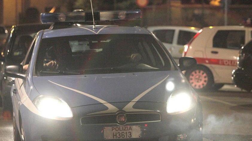Molestano i clienti del pub arrestate due donne a Lido