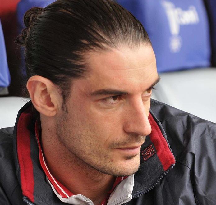 Muore il figlio di Nicola travolto dal bus sotto casa 