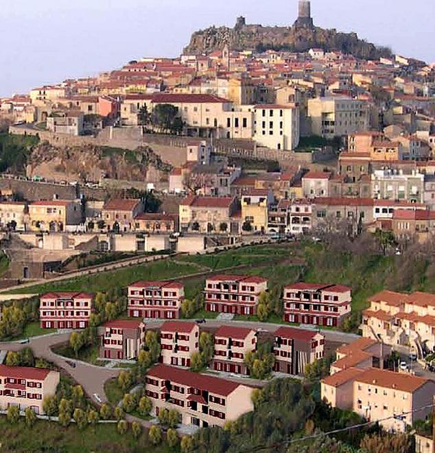 Blocco di cemento per “ricucire” la litoranea di Sorso 