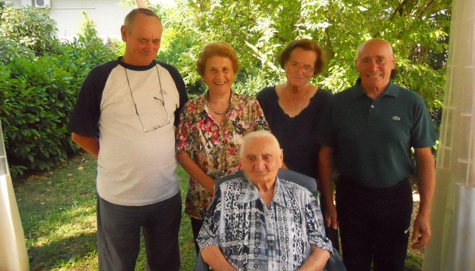 Festa per i 105 anni di Carmela 