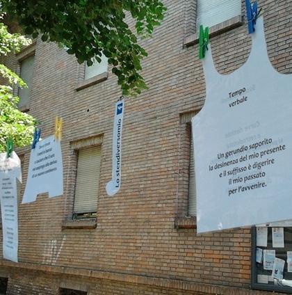 Versi alle finestre o sui bidoni dei rifiuti 