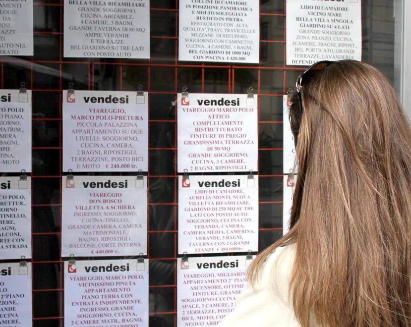 Via ai controlli sui collaboratori di oltre 400 agenzie immobiliari 