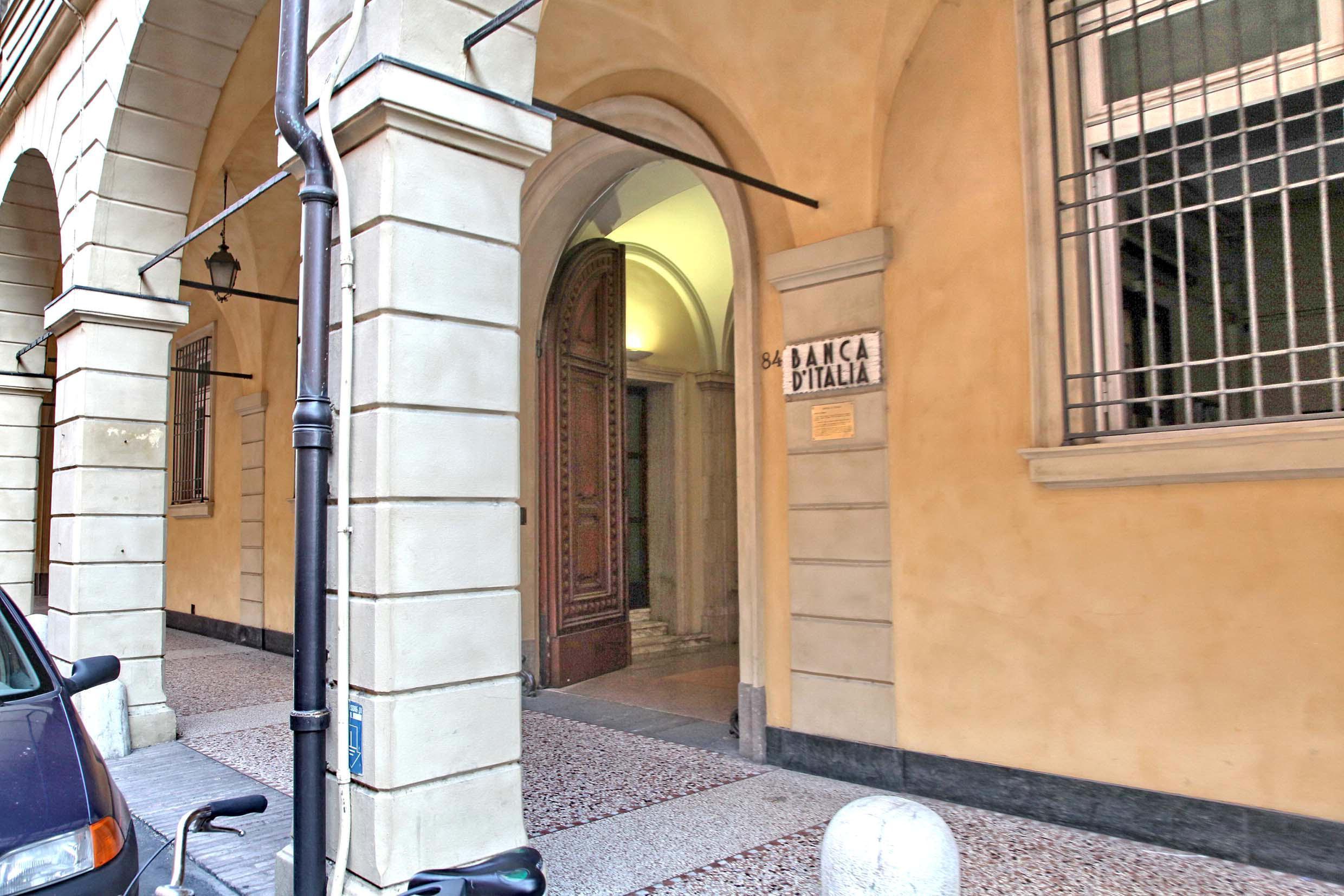 La sede modenese della Banca d'Italia dove lavorava il funzionario