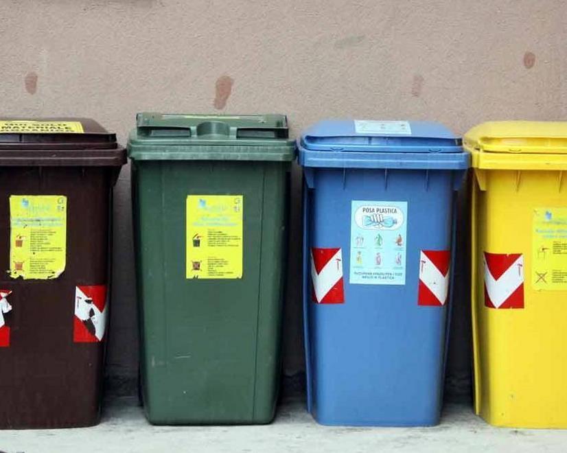 Viaccia: «Asm in ferie, il porta a porta non è iniziato» 